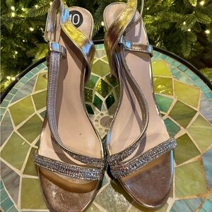 Elegant Silver Strappy Sandals 👡 Le Chateau size 10